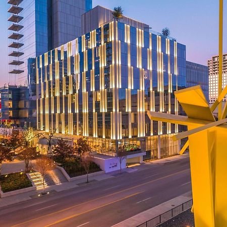 Hall Arts Hotel Dallas, Curio Collection By Hilton المظهر الخارجي الصورة