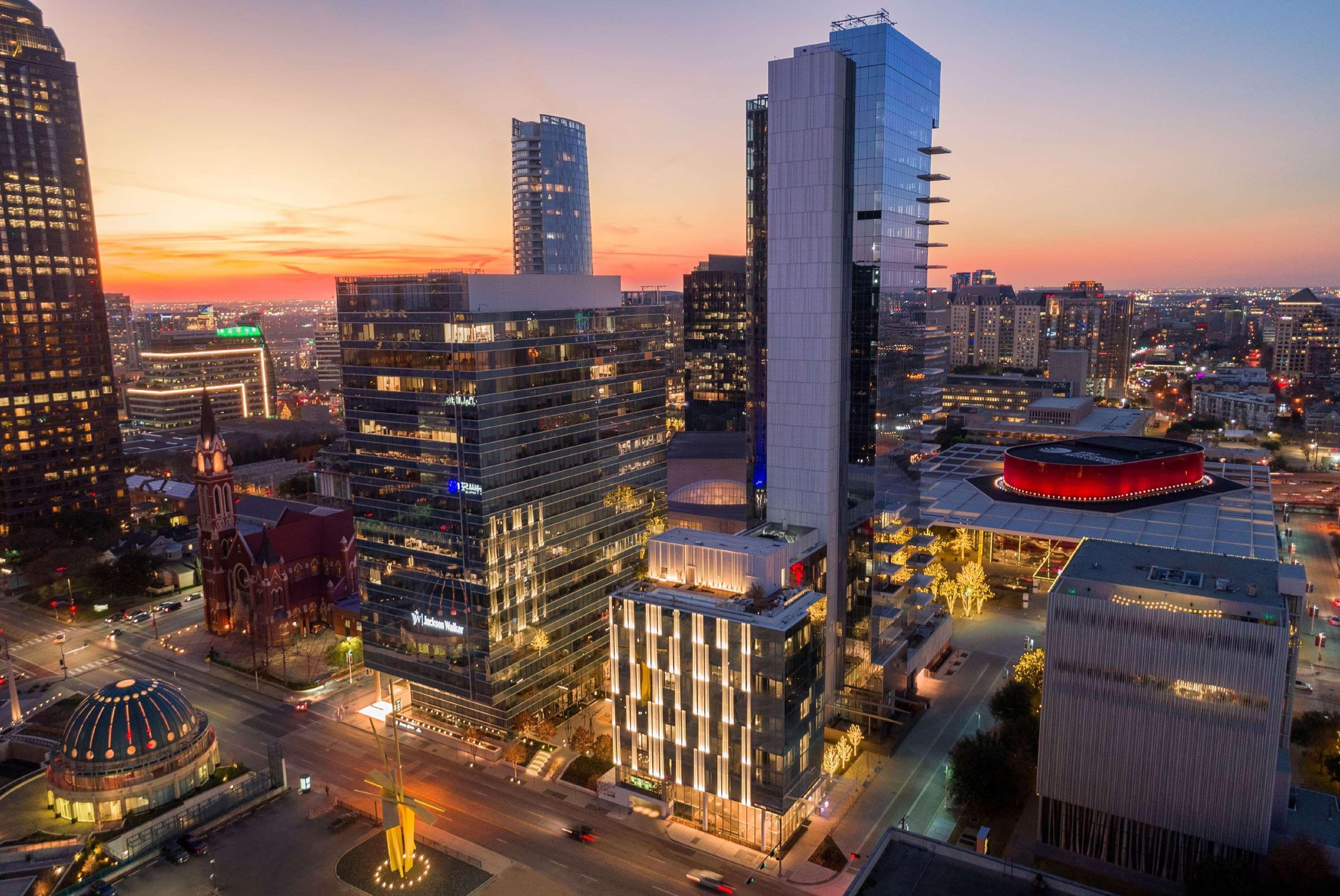 Hall Arts Hotel Dallas, Curio Collection By Hilton المظهر الخارجي الصورة